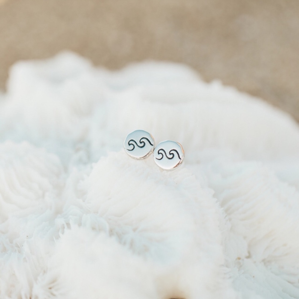 🆕Dainty Sterling Silver Double Wave Stud Earring